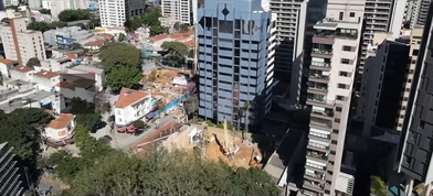 Vista aérea do andamento das obras do OMA 909